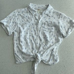 Button down shirt with tie